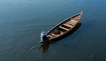 Mengarungi Kapuas: Jantung Kalimantan yang Mengalirkan Kehidupan