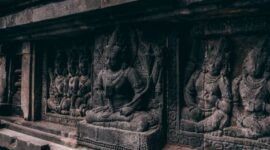 Sebuah ukiran batu kuno yang ditemukan di sekitar wilayah Batu, Jawa Timur, seringkali menjadi inspirasi atau latar belakang bagi cerita-cerita rakyat setempat yang kaya akan sejarah dan mitologi. Relik semacam ini mengingatkan kita akan jejak peradaban lampau yang turut membentuk narasi budaya di kota berjuluk 