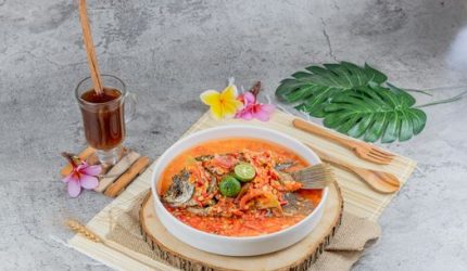 Sensasi Bubur Pedas: Ketika Rempah Berpadu Lezatnya Nasi Hangat